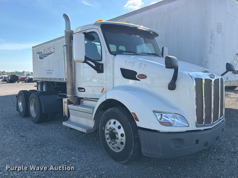 image for item YA4093 2018 Peterbilt 579 semi truck