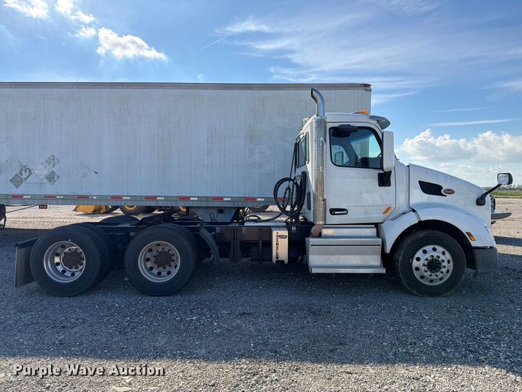 image for item YA4093 2018 Peterbilt 579 semi truck