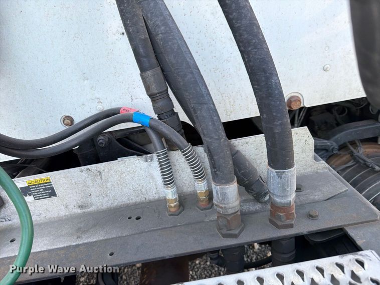 image for item YA4093 2018 Peterbilt 579 semi truck