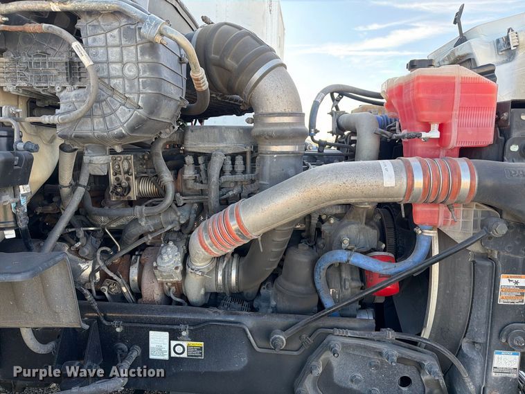 image for item YA4093 2018 Peterbilt 579 semi truck