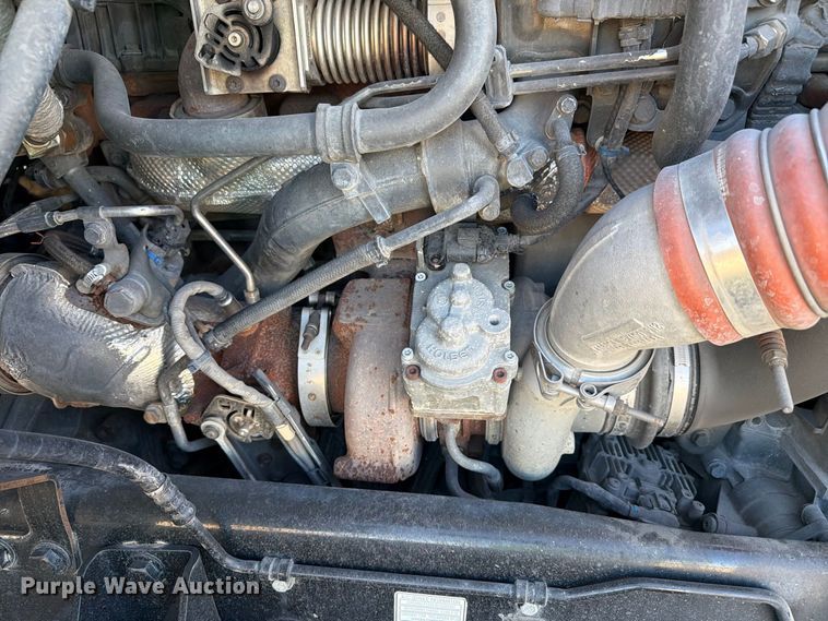 image for item YA4093 2018 Peterbilt 579 semi truck