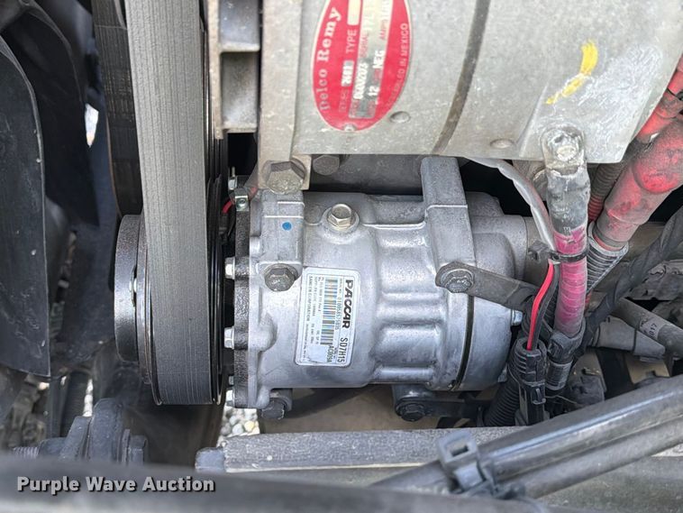image for item YA4093 2018 Peterbilt 579 semi truck