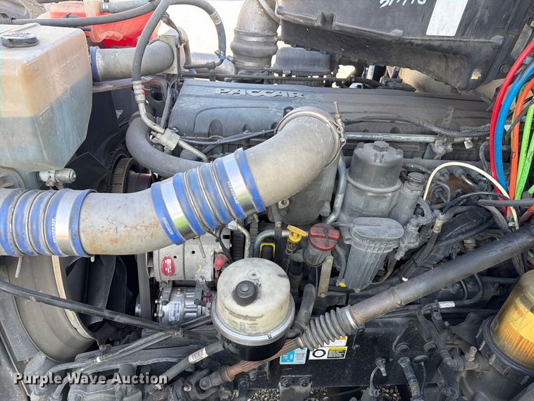 image for item YA4093 2018 Peterbilt 579 semi truck
