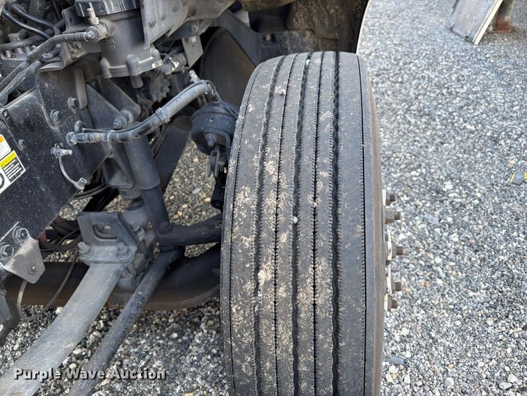 image for item YA4093 2018 Peterbilt 579 semi truck