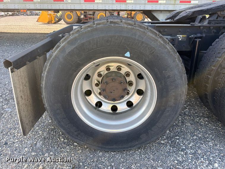 image for item YA4093 2018 Peterbilt 579 semi truck