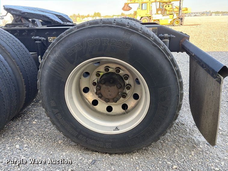 image for item YA4093 2018 Peterbilt 579 semi truck