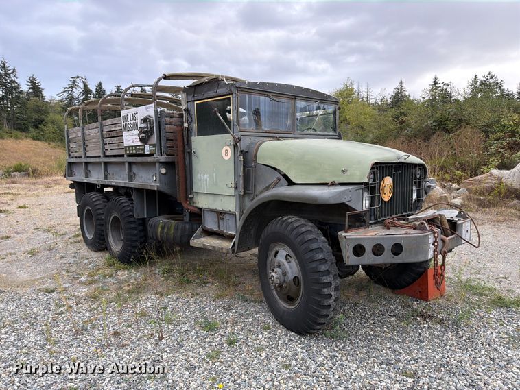image for item YA4647 1952 GMC General flatbed truck