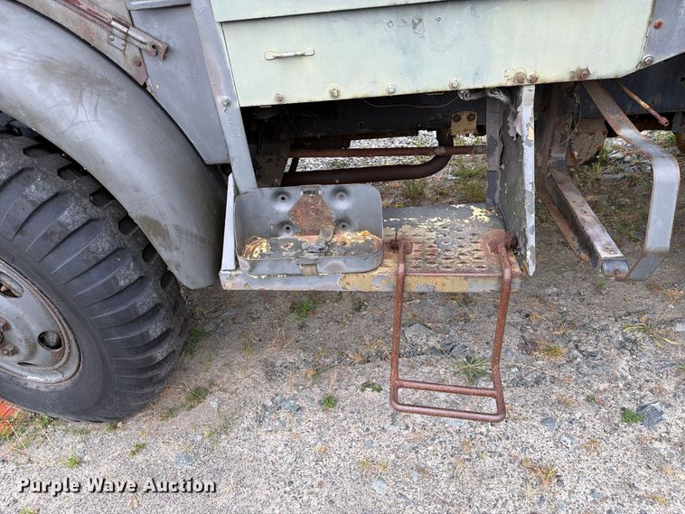 image for item YA4647 1952 GMC General flatbed truck