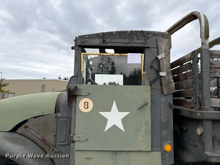 image for item YA4647 1952 GMC General flatbed truck