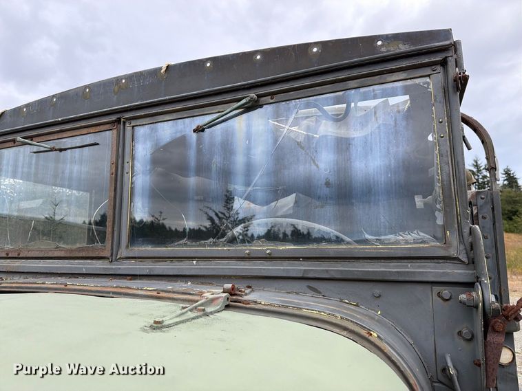 image for item YA4647 1952 GMC General flatbed truck