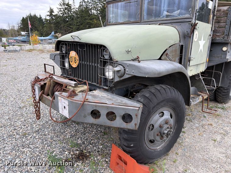 image for item YA4647 1952 GMC General flatbed truck