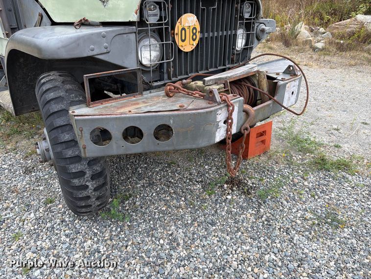image for item YA4647 1952 GMC General flatbed truck