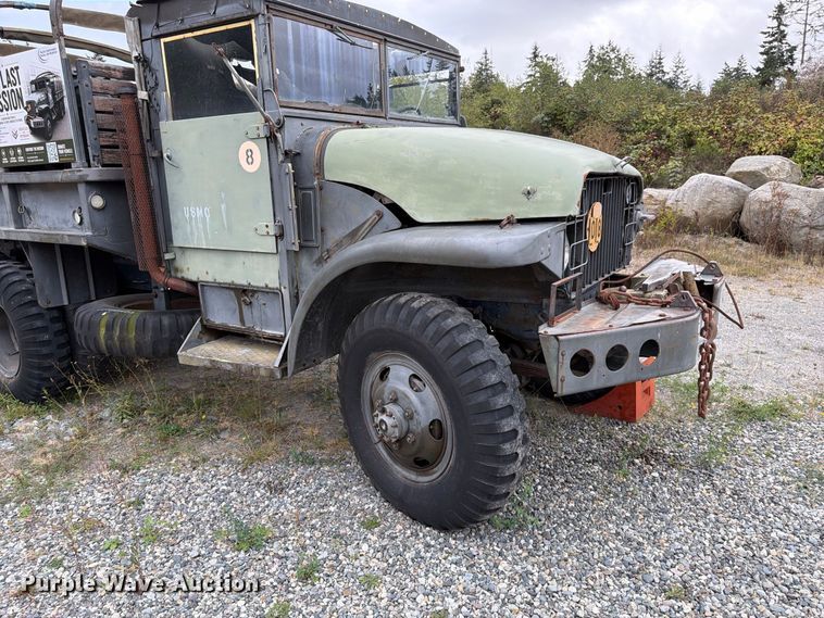 image for item YA4647 1952 GMC General flatbed truck