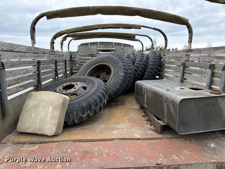 image for item YA4647 1952 GMC General flatbed truck