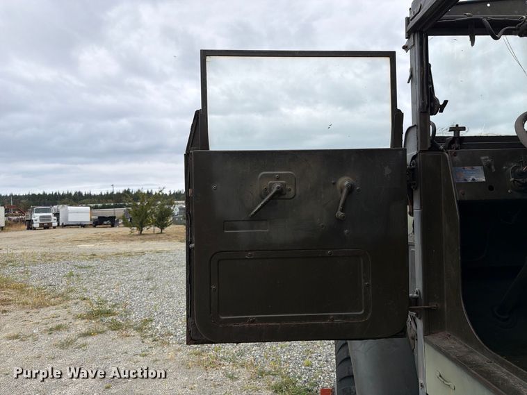 image for item YA4647 1952 GMC General flatbed truck
