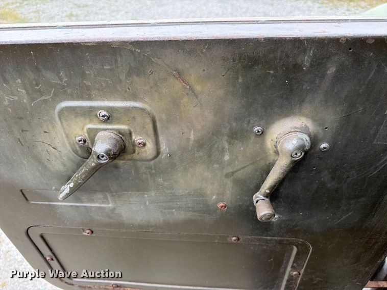 image for item YA4647 1952 GMC General flatbed truck