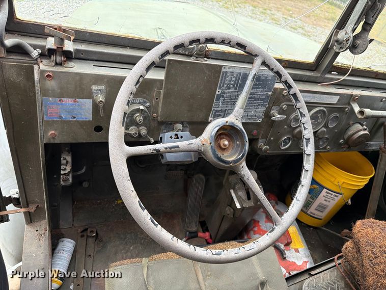 image for item YA4647 1952 GMC General flatbed truck