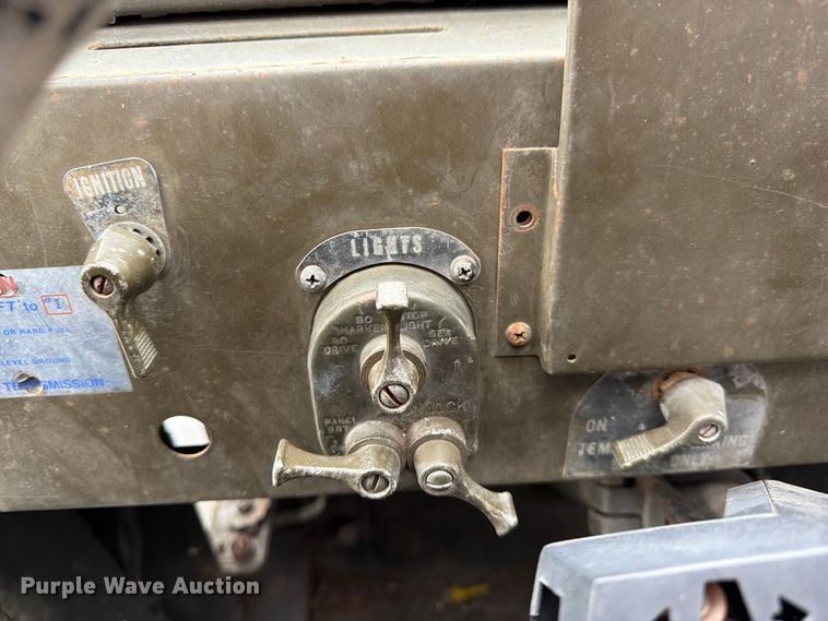 image for item YA4647 1952 GMC General flatbed truck