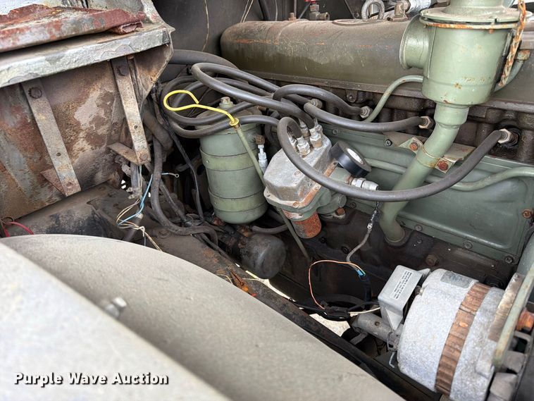 image for item YA4647 1952 GMC General flatbed truck