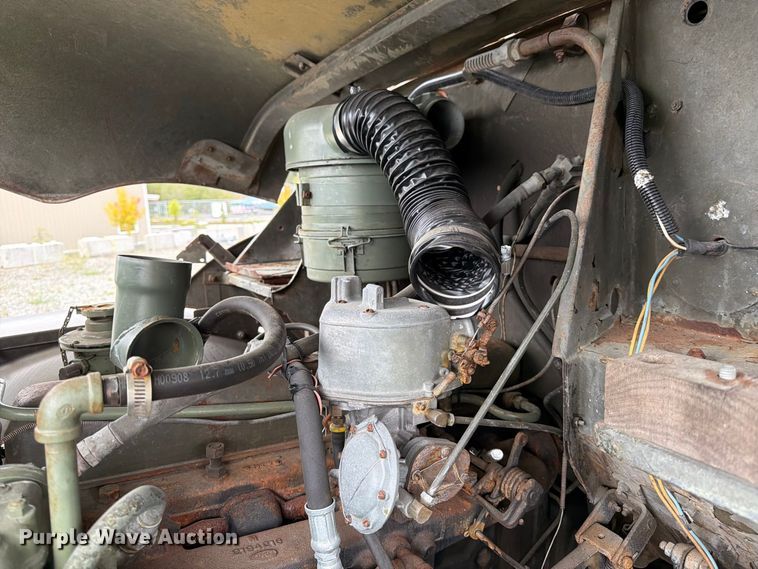 image for item YA4647 1952 GMC General flatbed truck