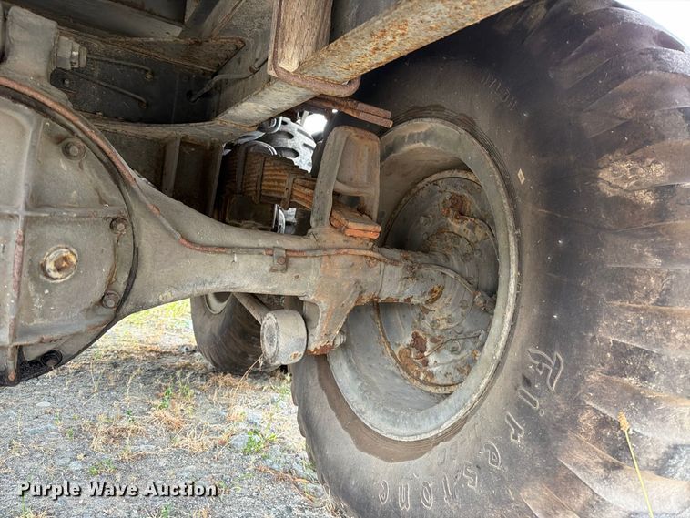 image for item YA4647 1952 GMC General flatbed truck