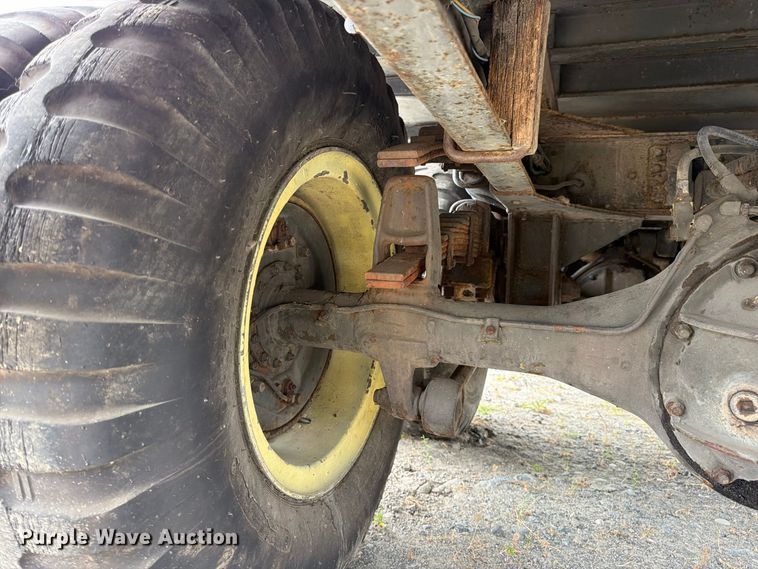 image for item YA4647 1952 GMC General flatbed truck