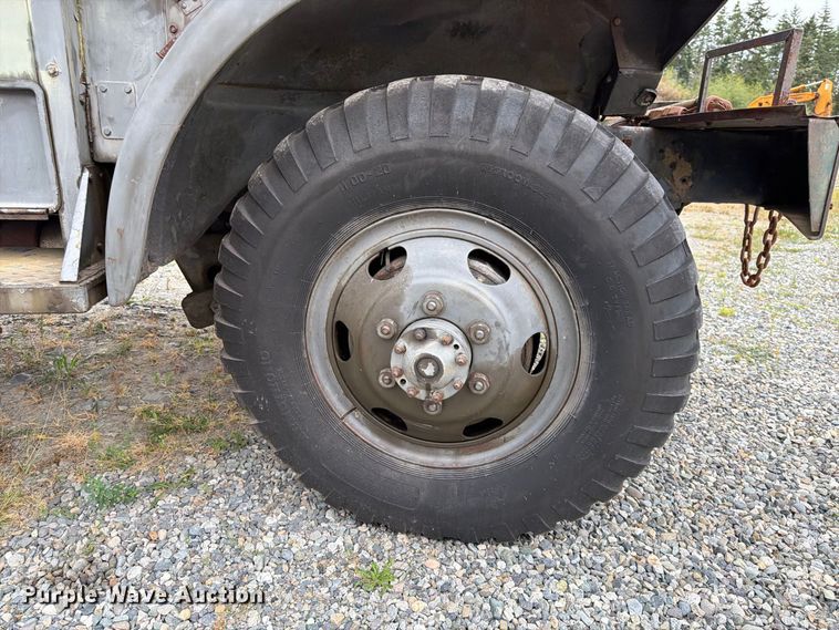 image for item YA4647 1952 GMC General flatbed truck