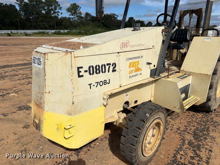 image for item YA4744 Ingersoll Rand RT708J tow tractor
