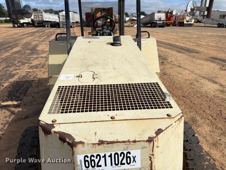 image for item YA4744 Ingersoll Rand RT708J tow tractor