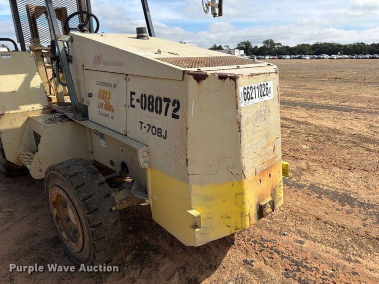 image for item YA4744 Ingersoll Rand RT708J tow tractor