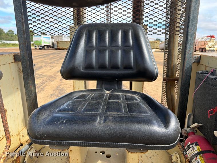 image for item YA4744 Ingersoll Rand RT708J tow tractor