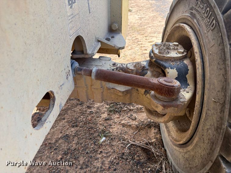 image for item YA4744 Ingersoll Rand RT708J tow tractor