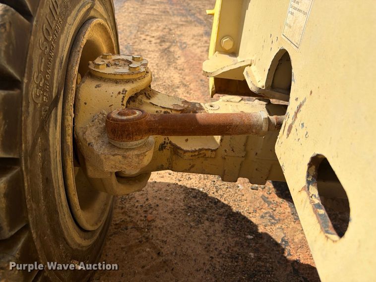 image for item YA4744 Ingersoll Rand RT708J tow tractor