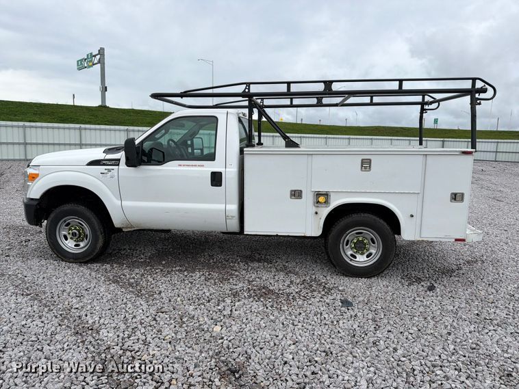 image for item YA4758 2012 Ford F250 Super Duty utility bed pickup truck