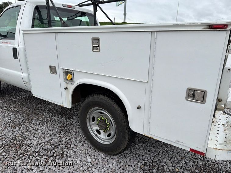 image for item YA4758 2012 Ford F250 Super Duty utility bed pickup truck