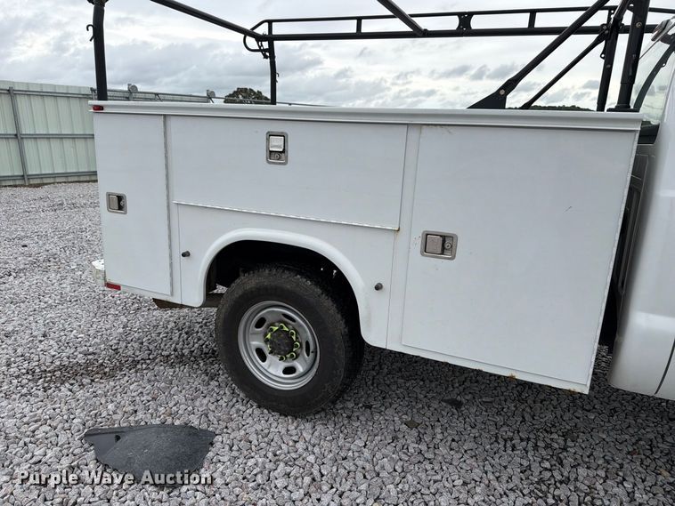 image for item YA4758 2012 Ford F250 Super Duty utility bed pickup truck