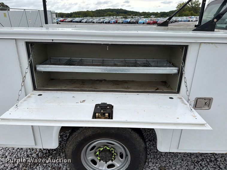 image for item YA4758 2012 Ford F250 Super Duty utility bed pickup truck