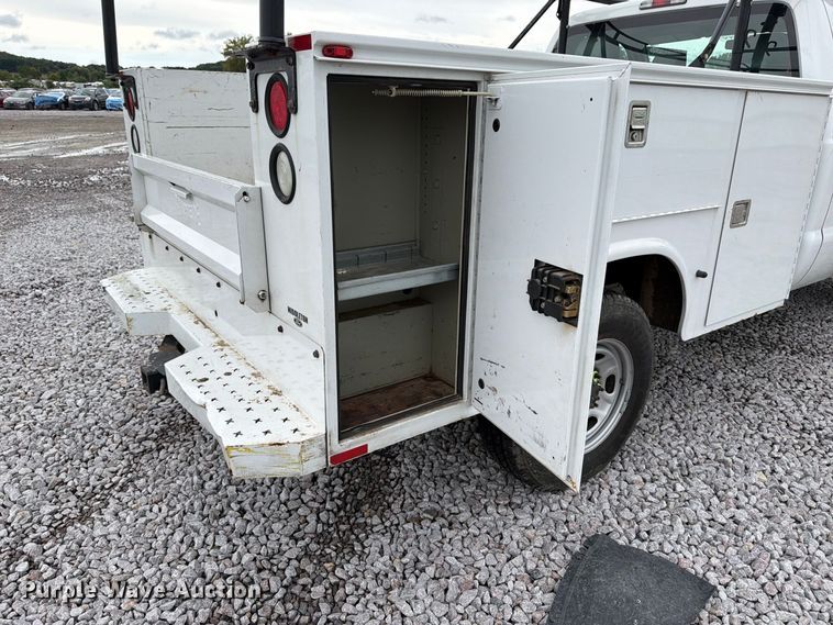 image for item YA4758 2012 Ford F250 Super Duty utility bed pickup truck