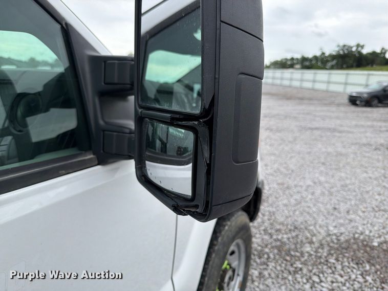 image for item YA4758 2012 Ford F250 Super Duty utility bed pickup truck