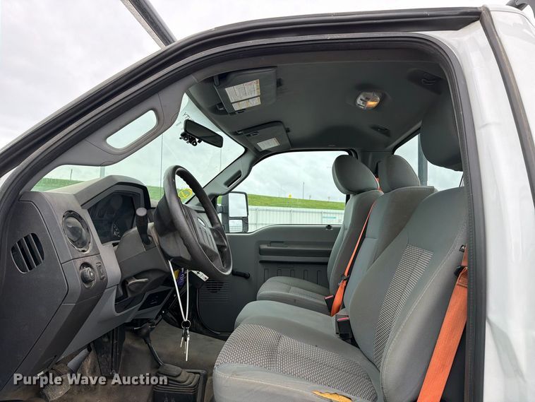 image for item YA4758 2012 Ford F250 Super Duty utility bed pickup truck