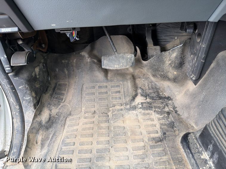 image for item YA4758 2012 Ford F250 Super Duty utility bed pickup truck