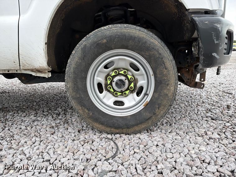 image for item YA4758 2012 Ford F250 Super Duty utility bed pickup truck