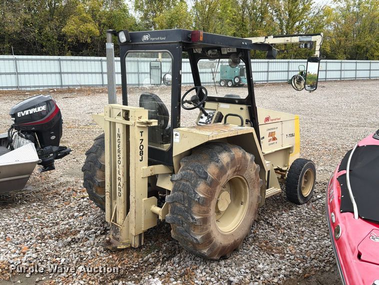 image for item YA4922 1992 Ingersoll-Rand T-708J tow tractor