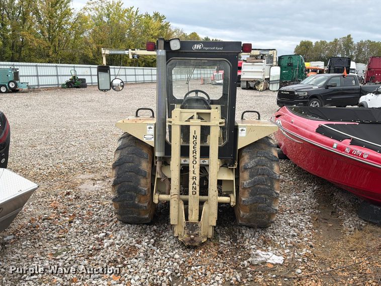 image for item YA4922 1992 Ingersoll-Rand T-708J tow tractor