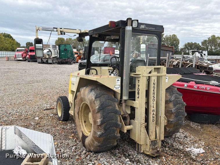 image for item YA4922 1992 Ingersoll-Rand T-708J tow tractor