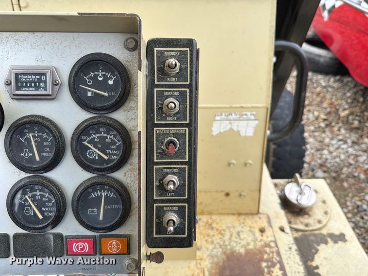 image for item YA4922 1992 Ingersoll-Rand T-708J tow tractor