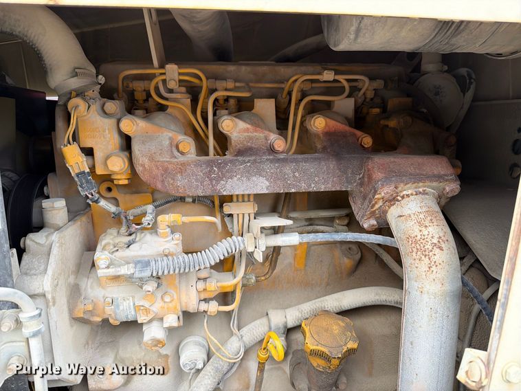 image for item YA4922 1992 Ingersoll-Rand T-708J tow tractor