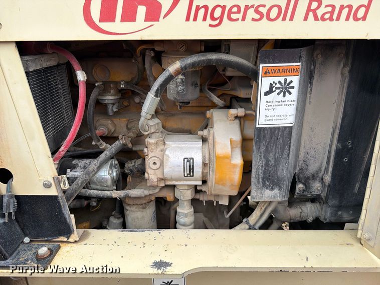 image for item YA4922 1992 Ingersoll-Rand T-708J tow tractor
