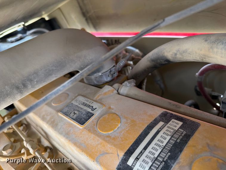 image for item YA4922 1992 Ingersoll-Rand T-708J tow tractor