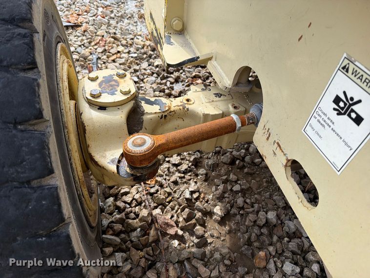 image for item YA4922 1992 Ingersoll-Rand T-708J tow tractor
